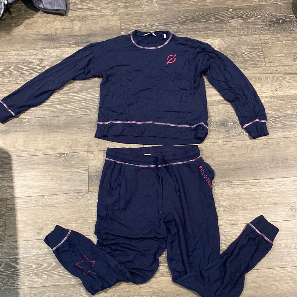 Peloton lounge size small
